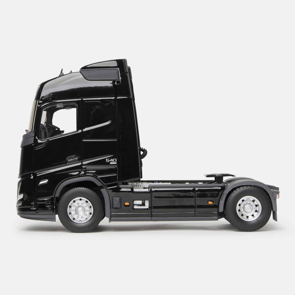 Volvo FH Aero Globetrotter 4×2 1:43 Pienoismalli - Musta - Image 3